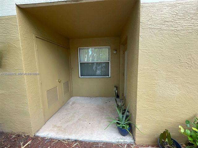 761 N Pine Island Road 104, Plantation, FL 33324