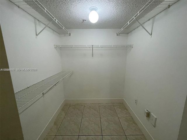 761 N Pine Island Road 104, Plantation, FL 33324