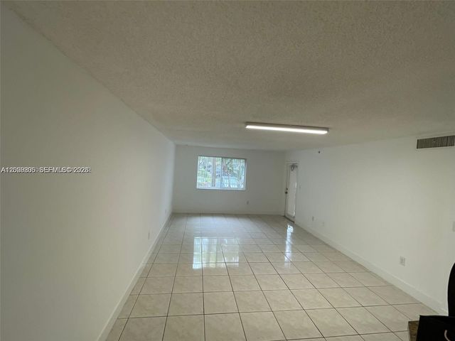 761 N Pine Island Road 104, Plantation, FL 33324