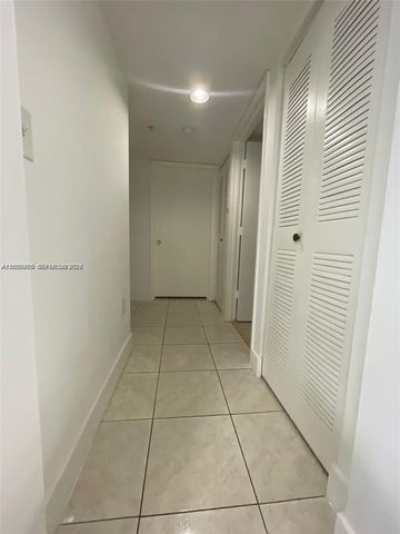 761 N Pine Island Road 104, Plantation, FL 33324