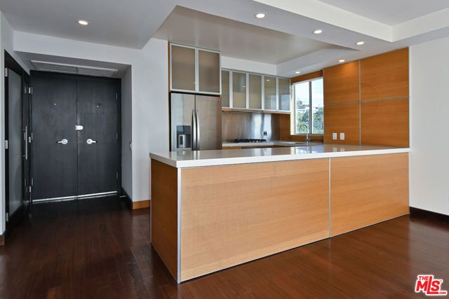 8787 Shoreham Drive 1005, West Hollywood, CA 90069