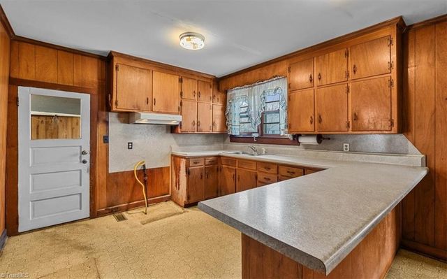 607 Thomas Street, Reidsville, NC 27320