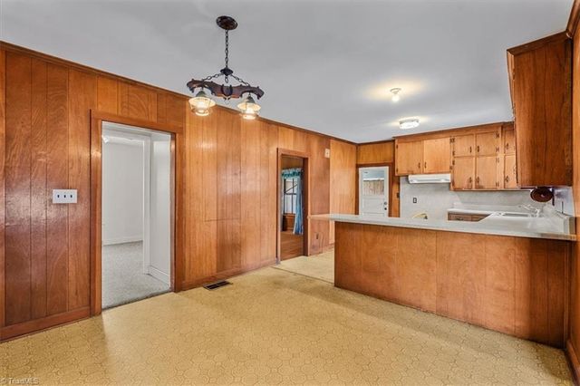 607 Thomas Street, Reidsville, NC 27320