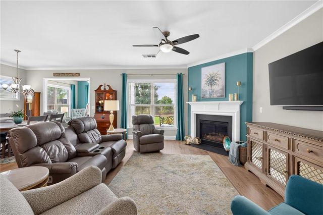 5711 Sierra Bend Way, Hoschton, GA 30548