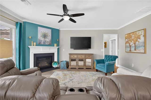 5711 Sierra Bend Way, Hoschton, GA 30548