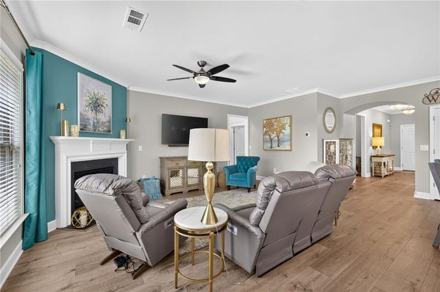 5711 Sierra Bend Way, Hoschton, GA 30548