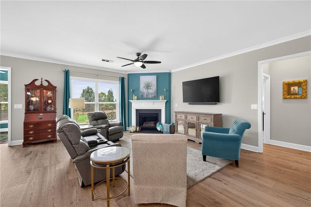 5711 Sierra Bend Way, Hoschton, GA 30548