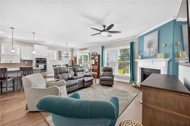 5711 Sierra Bend Way, Hoschton, GA 30548