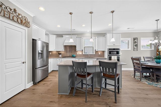 5711 Sierra Bend Way, Hoschton, GA 30548