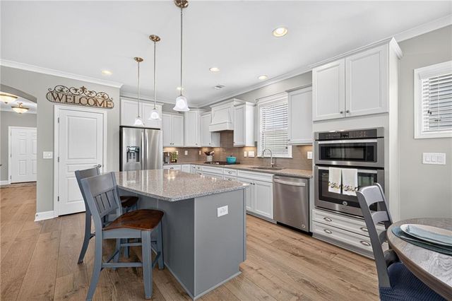 5711 Sierra Bend Way, Hoschton, GA 30548