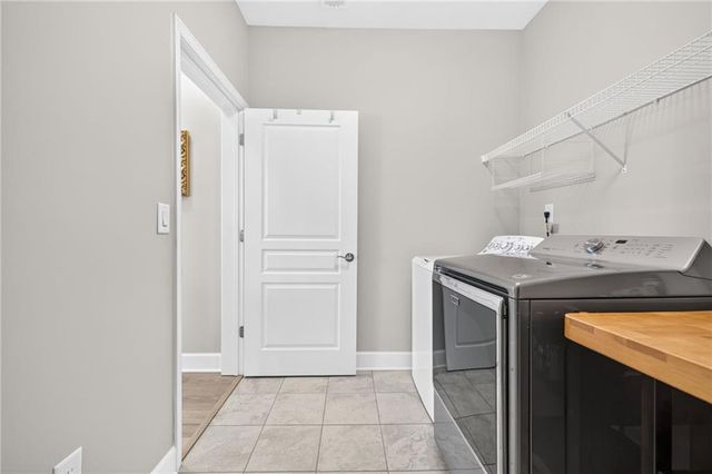 5711 Sierra Bend Way, Hoschton, GA 30548