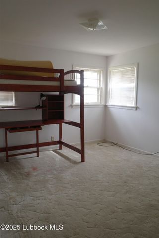 824 W Tennessee Street, Floydada, TX 79235