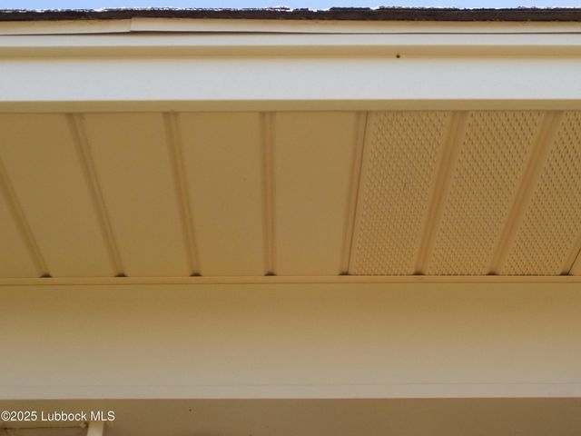 824 W Tennessee Street, Floydada, TX 79235