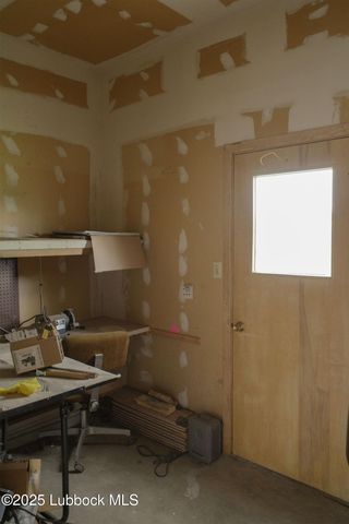 824 W Tennessee Street, Floydada, TX 79235