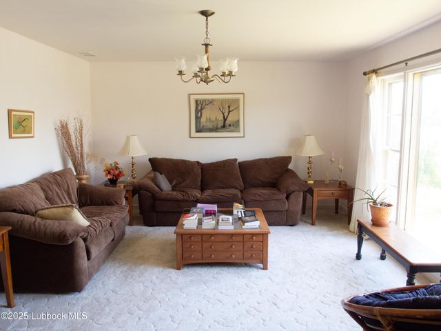 824 W Tennessee Street, Floydada, TX 79235