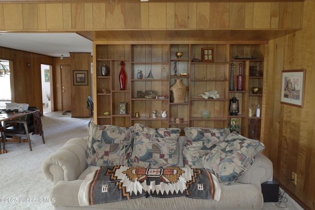 824 W Tennessee Street, Floydada, TX 79235