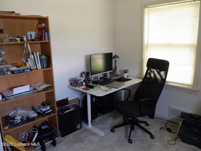 824 W Tennessee Street, Floydada, TX 79235