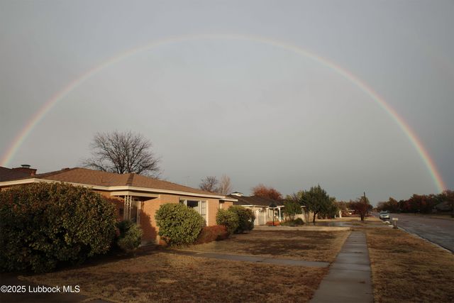 824 W Tennessee Street, Floydada, TX 79235