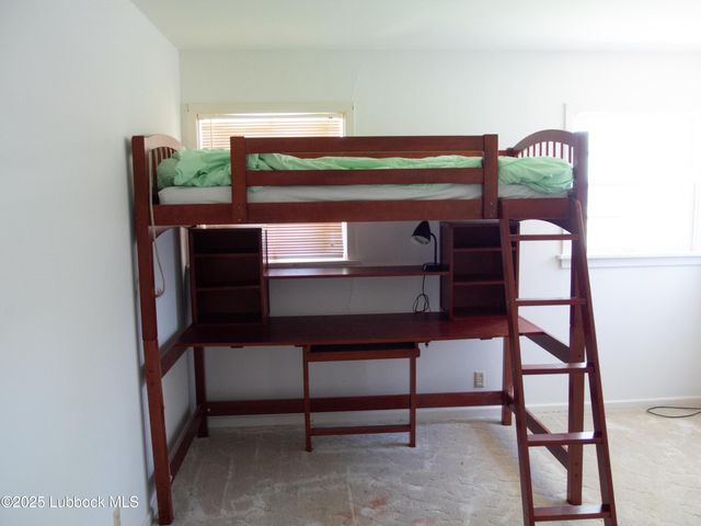 824 W Tennessee Street, Floydada, TX 79235