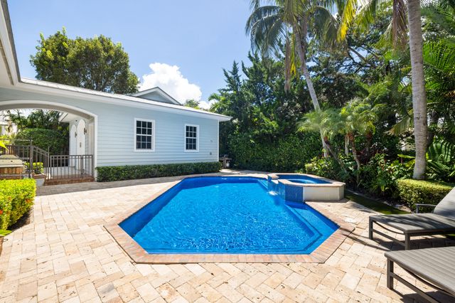 1002 NW 1ST Avenue, Delray Beach, FL 33444