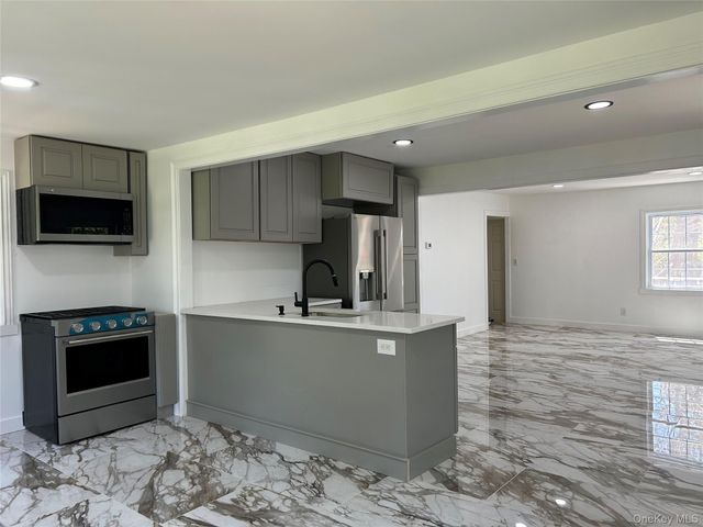 346 Meadow Avenue, Newburgh, NY 12550