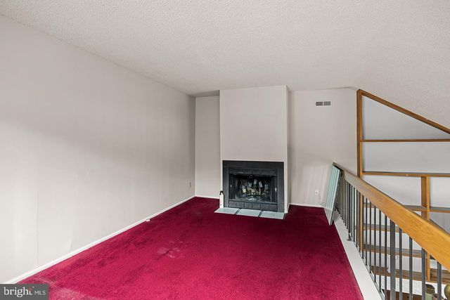 292-B EVERLY CT, Mount Laurel, NJ 08054