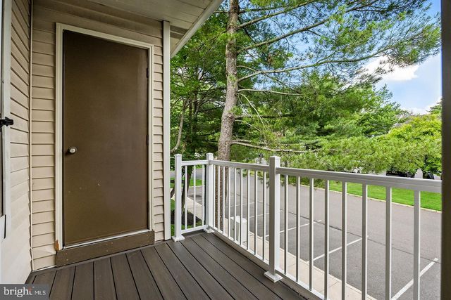 292-B EVERLY CT, Mount Laurel, NJ 08054