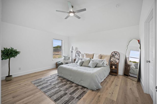 13122 Lake Conroe Bay Road, Willis, TX 77318
