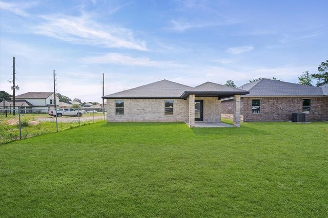 13122 Lake Conroe Bay Road, Willis, TX 77318