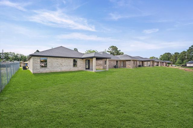 13122 Lake Conroe Bay Road, Willis, TX 77318