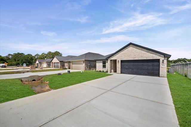 13122 Lake Conroe Bay Road, Willis, TX 77318