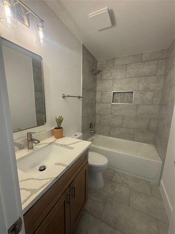 13122 Lake Conroe Bay Road, Willis, TX 77318