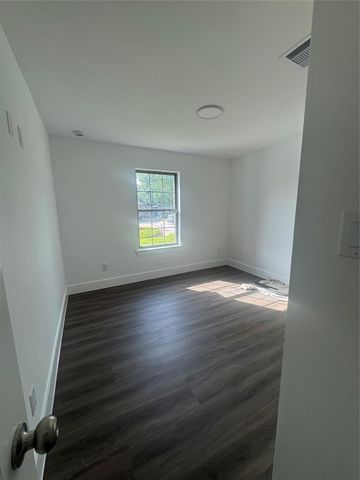 13122 Lake Conroe Bay Road, Willis, TX 77318