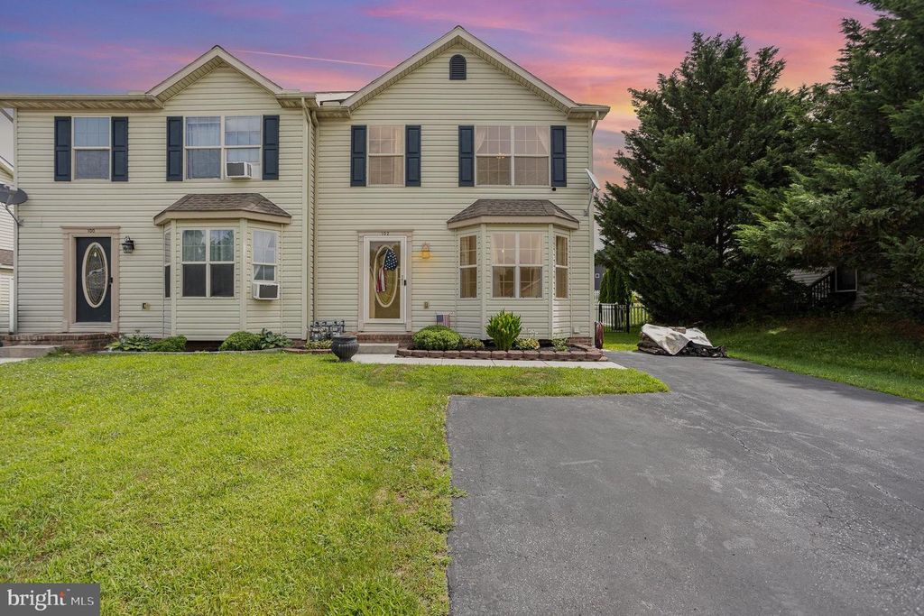 102 HEMLOCK DR, Hanover, PA 17331