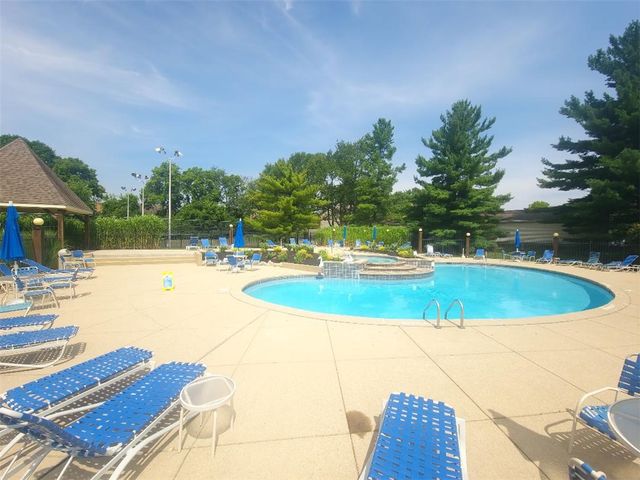 1311 Hollow Run 6, Centerville, OH 45459