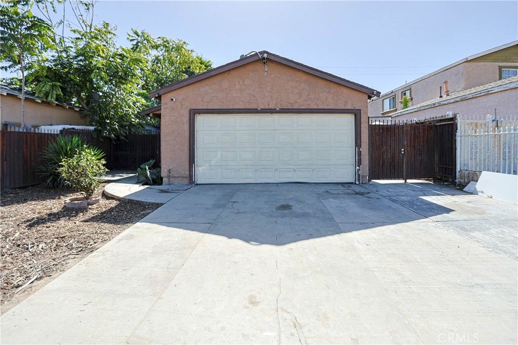 1214 W 151st, Compton, CA 90220 — exterior