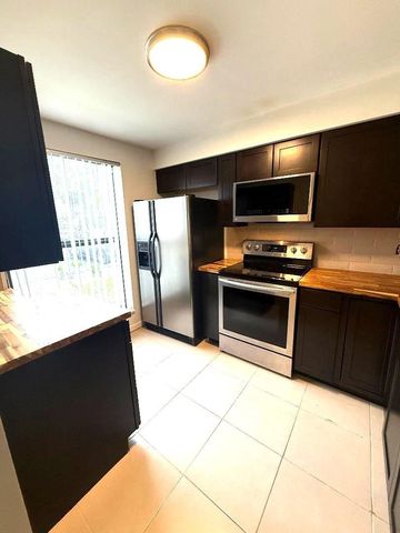 3082 S Oakland Forest Drive 1306, Oakland Park, FL 33309