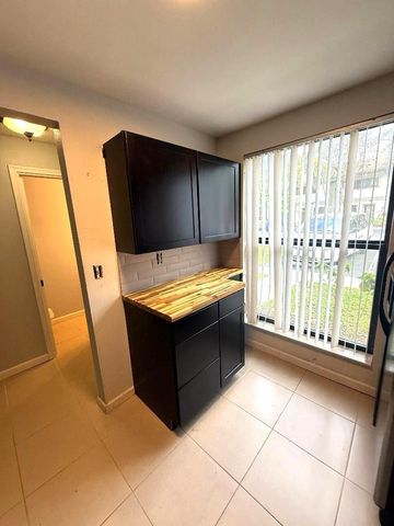 3082 S Oakland Forest Drive 1306, Oakland Park, FL 33309