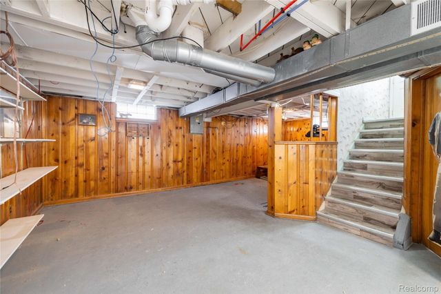 472 Mayflower Avenue, Lincoln Park, MI 48146