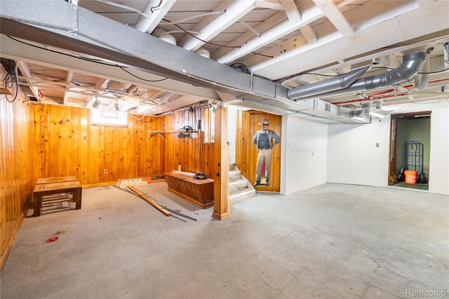 472 Mayflower Avenue, Lincoln Park, MI 48146