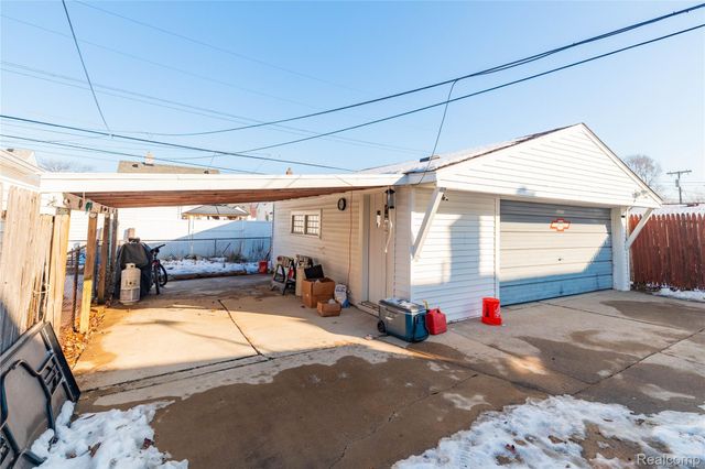 472 Mayflower Avenue, Lincoln Park, MI 48146