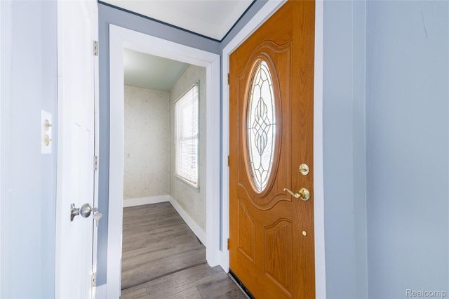 472 Mayflower Avenue, Lincoln Park, MI 48146