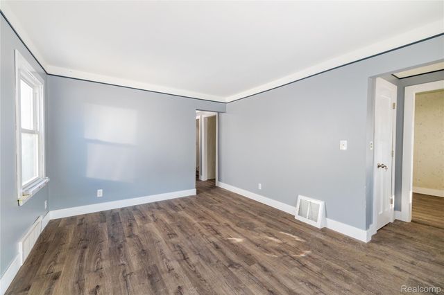 472 Mayflower Avenue, Lincoln Park, MI 48146