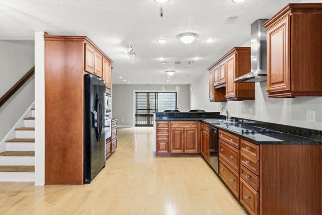 404 72nd Ave N Apt 206, Myrtle Beach, SC 29572