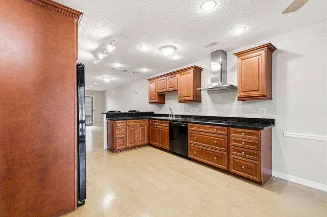 404 72nd Ave N Apt 206, Myrtle Beach, SC 29572