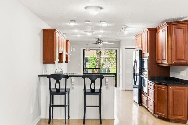 404 72nd Ave N Apt 206, Myrtle Beach, SC 29572