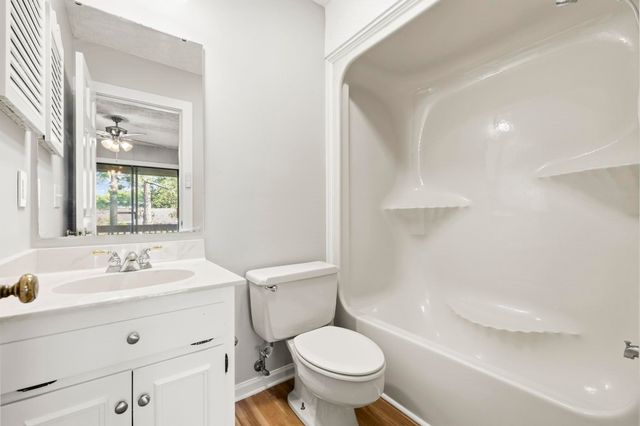 404 72nd Ave N Apt 206, Myrtle Beach, SC 29572