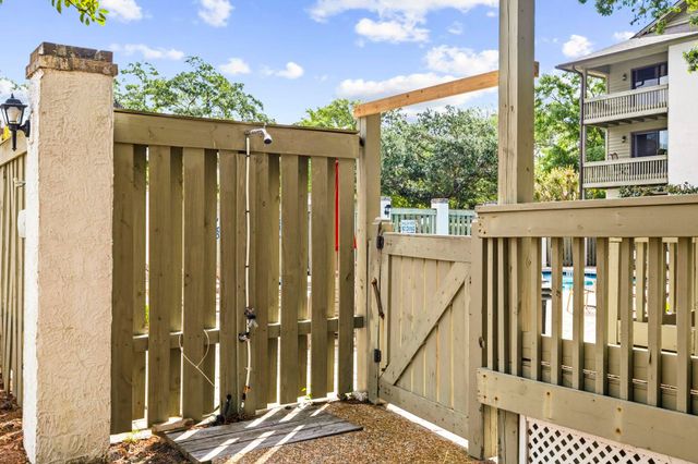 404 72nd Ave N Apt 206, Myrtle Beach, SC 29572