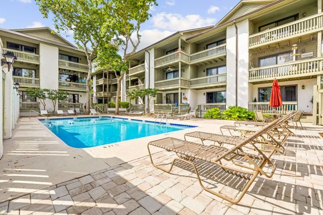 404 72nd Ave N Apt 206, Myrtle Beach, SC 29572
