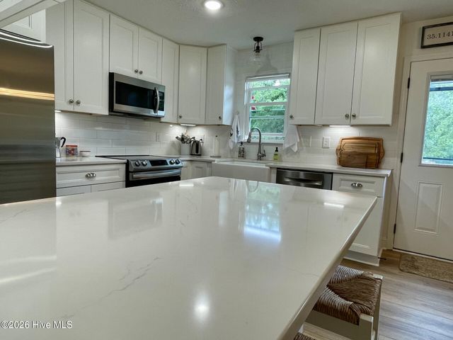 228 Windy Hill Road, Aberdeen, NC 28315